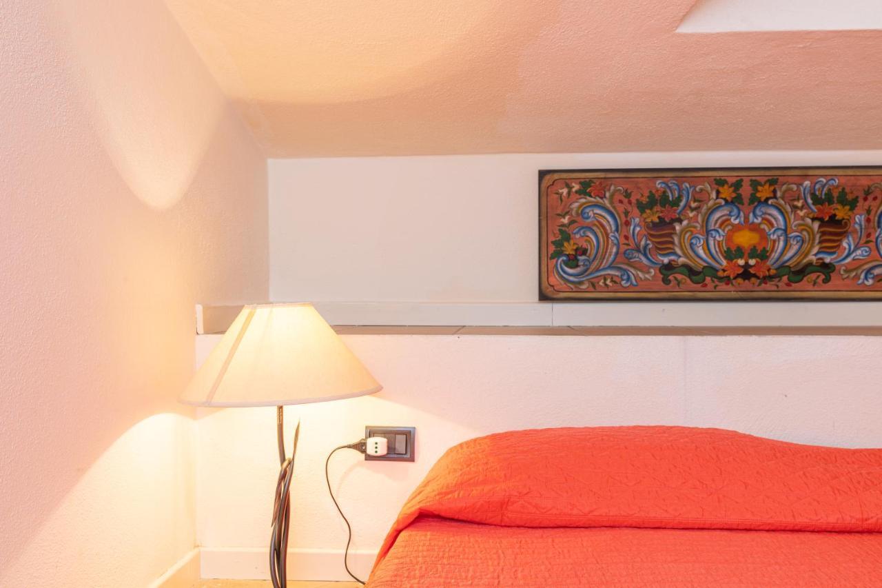 Casa Vacanze Baia Del Faro パラーウ エクステリア 写真